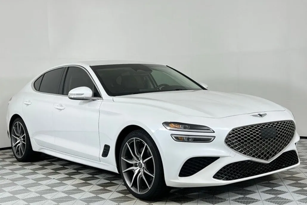 2023 Genesis G70 2.0T photo 1