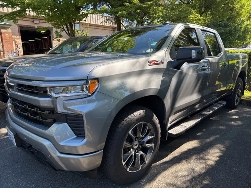 2024 Chevrolet Silverado 1500 RST photo 1