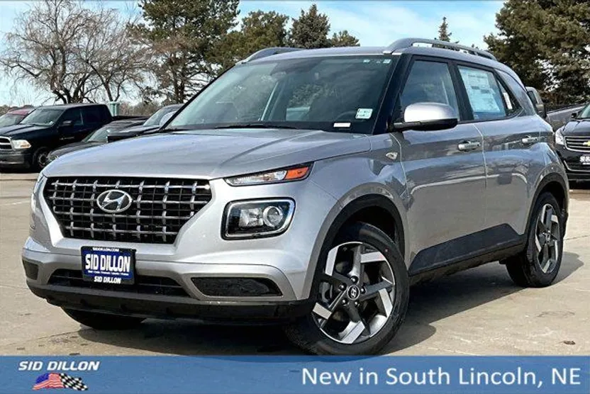 2025 Hyundai Venue SEL photo 1