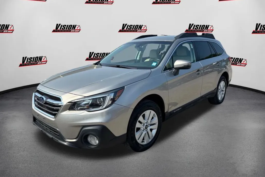 2019 Subaru Outback 2.5i Premium photo 1