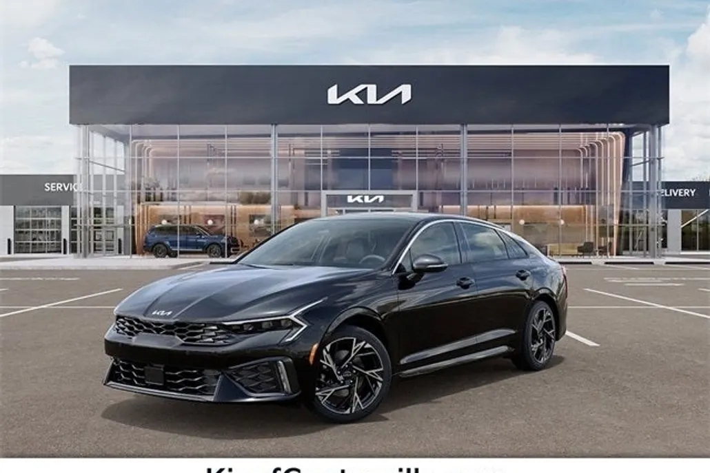 2025 Kia K5 GT-Line photo 1