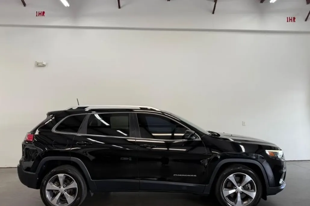 2020 Jeep Cherokee Limited photo 1