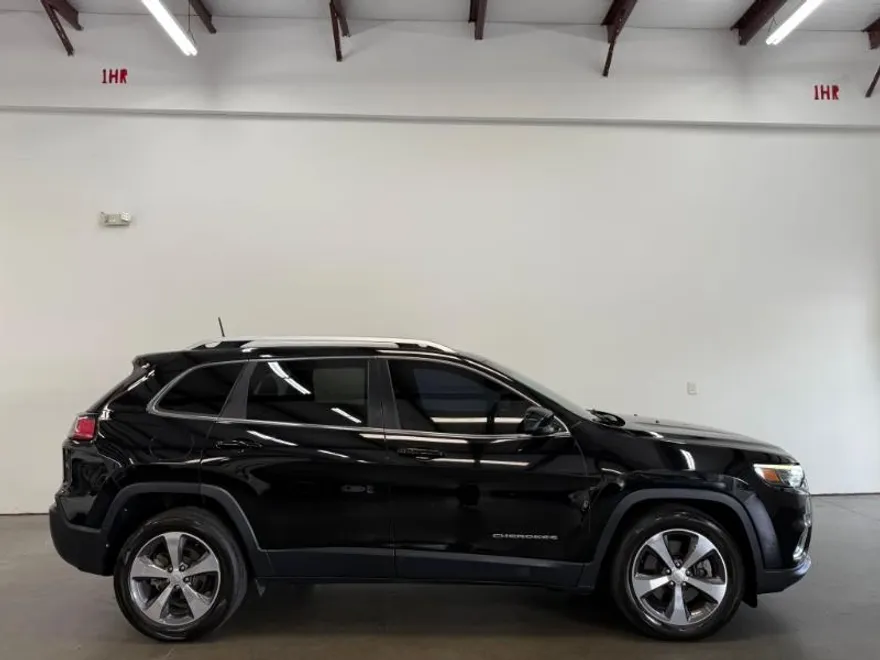 2020 Jeep Cherokee Limited photo 1