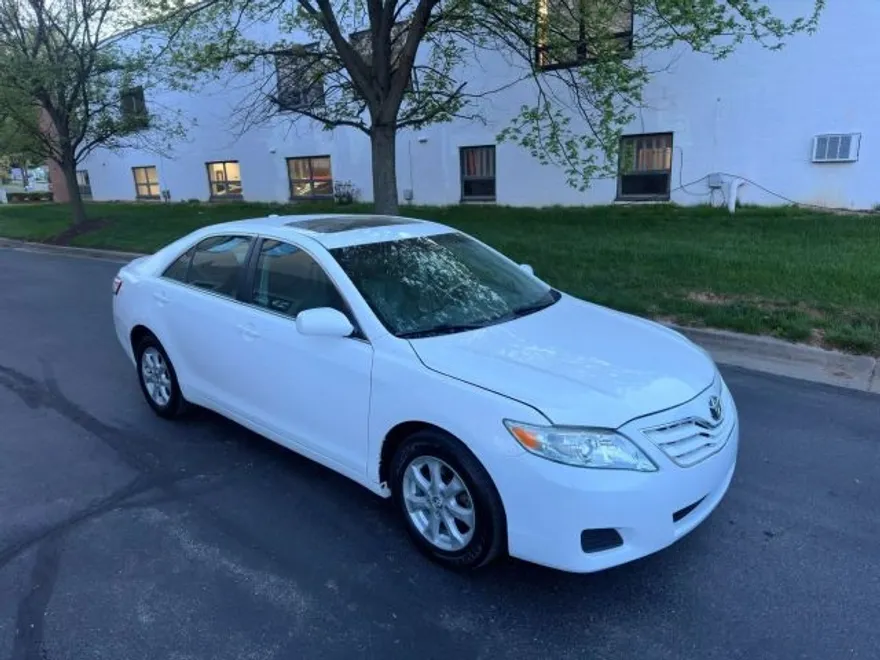 2018 Toyota Camry XLE photo 1