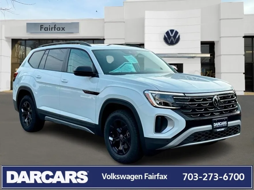 2025 Volkswagen Atlas SE Technology Peak Edition photo 1