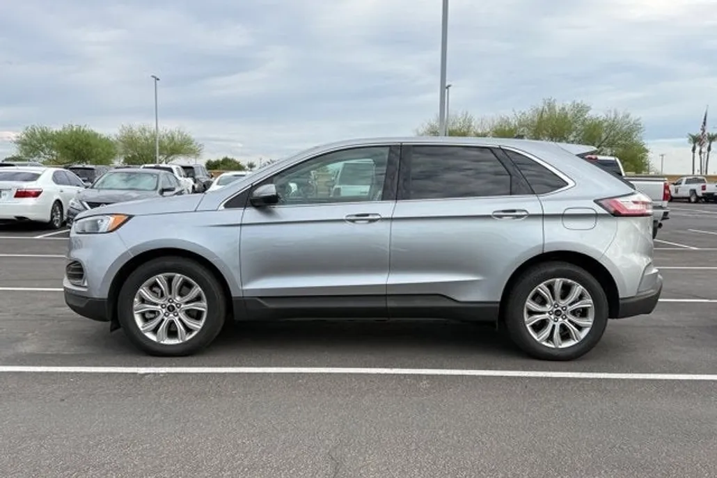 2024 Ford Edge Titanium photo 1