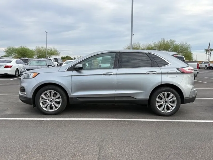 2024 Ford Edge Titanium photo 1
