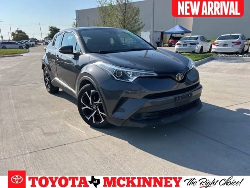 2018 Toyota C-HR XLE photo 1
