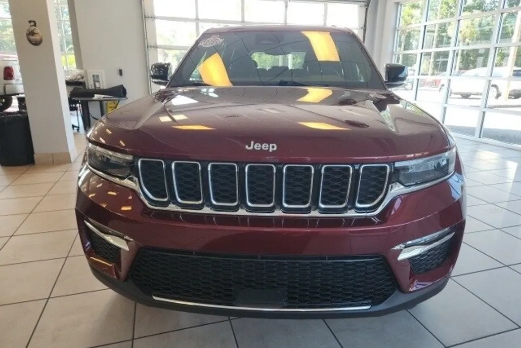 2024 Jeep Grand Cherokee Limited photo 1