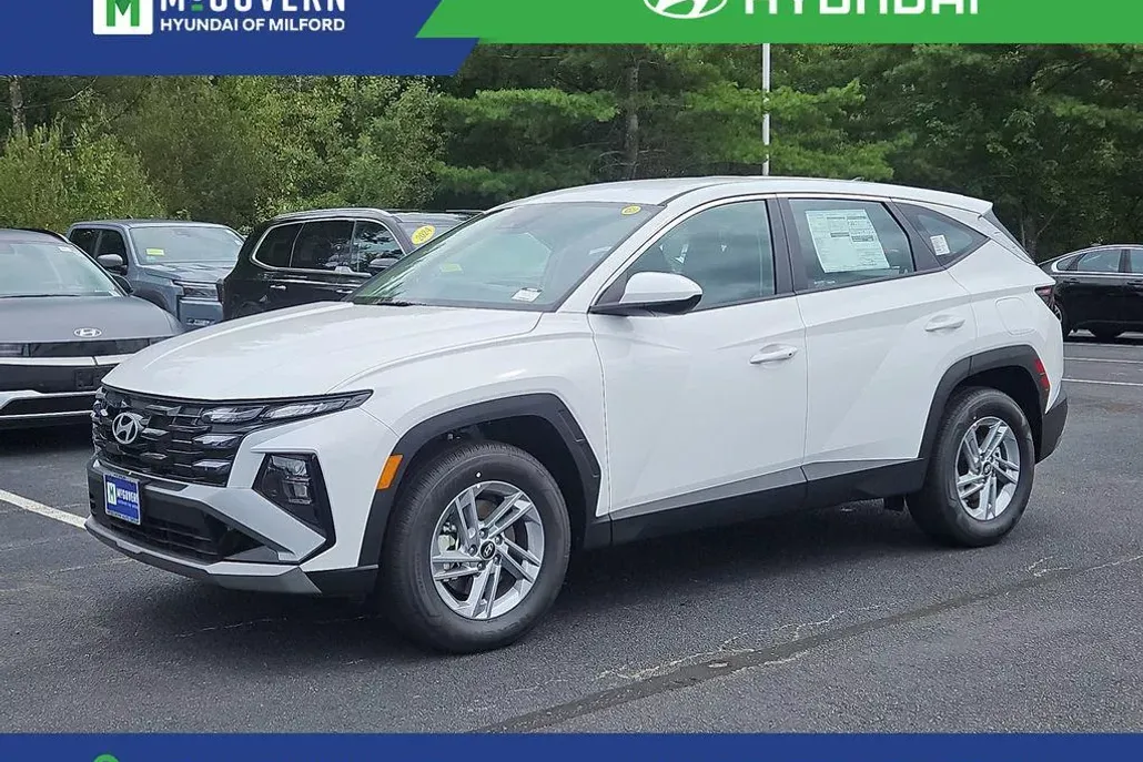 2025 Hyundai Tucson SE photo 1