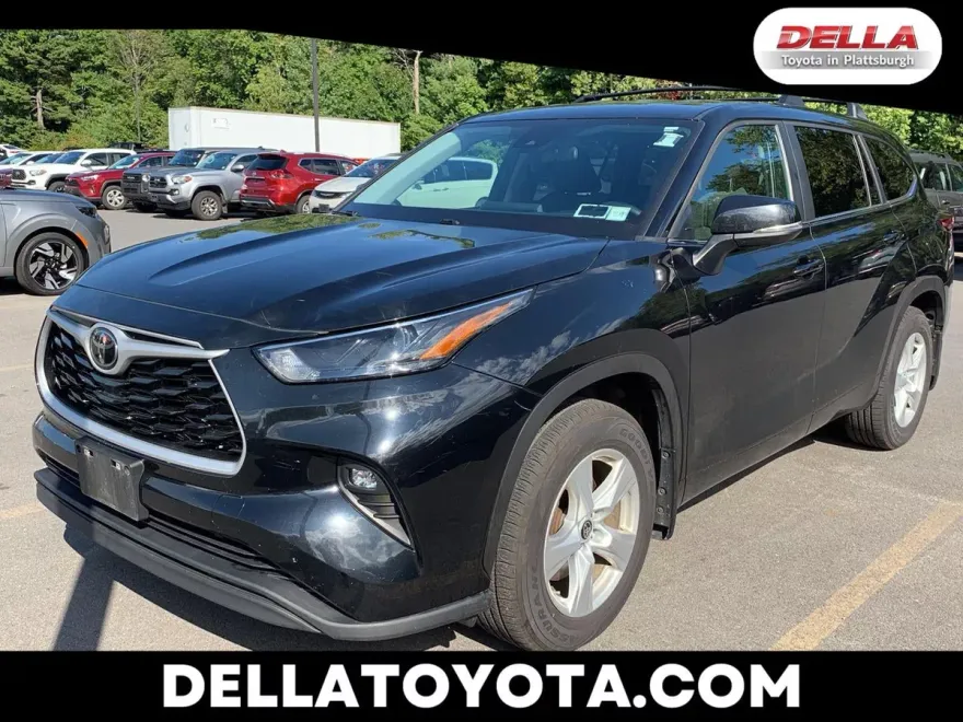 2023 Toyota Highlander XLE photo 1