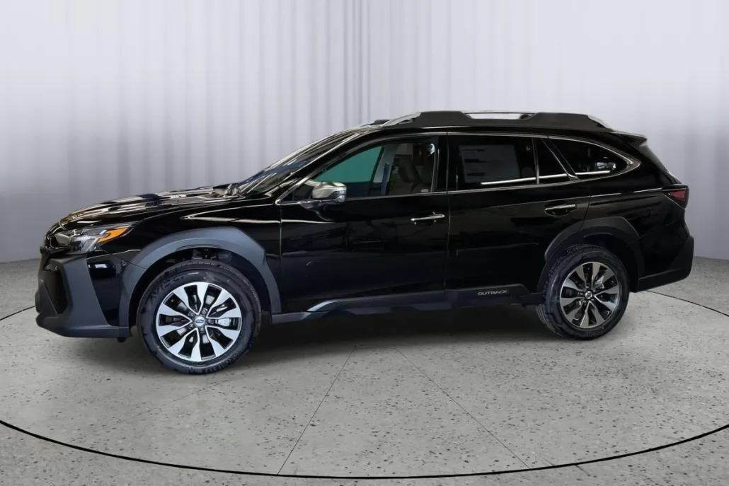 2025 Subaru Outback Touring photo 1