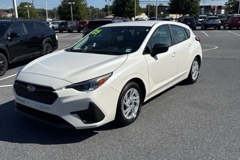 2025 Subaru Impreza Base photo 1