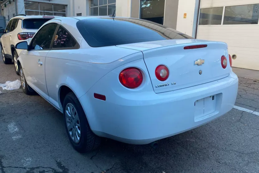 2009 Chevrolet Cobalt LS photo 1