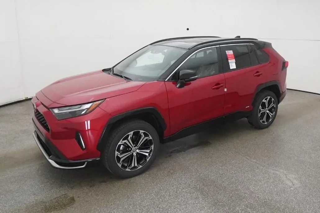 2025 Toyota RAV4 Hybrid XSE photo 1