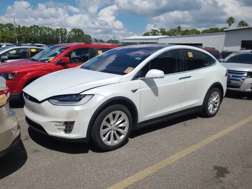 2019 Tesla Model X Long Range photo 1