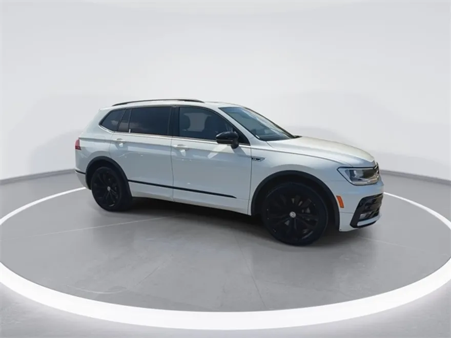 2021 Volkswagen Tiguan SE photo 1