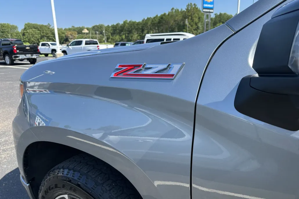 2024 Chevrolet Silverado 1500 RST photo 1
