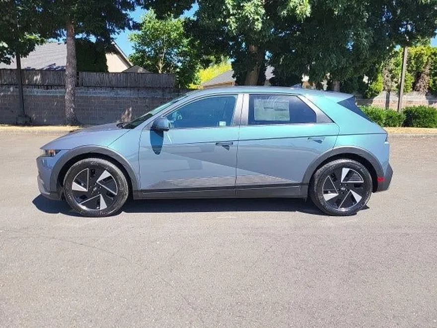 2025 Hyundai Ioniq 5 SE photo 1