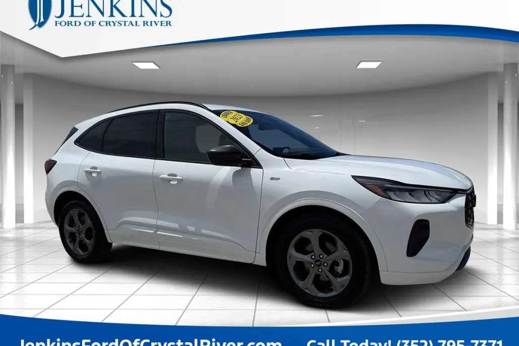2023 Ford Escape ST-Line photo 1