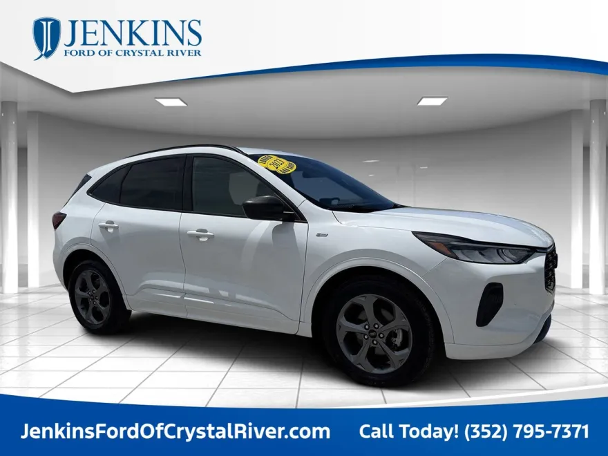 2023 Ford Escape ST-Line photo 1