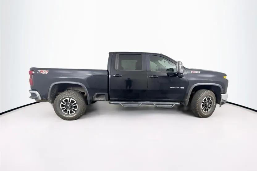 2022 Chevrolet Silverado 2500HD LT photo 1