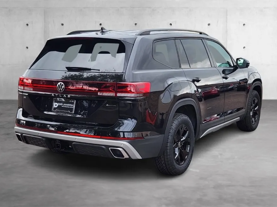 2025 Volkswagen Atlas Peak Edition SE photo 1