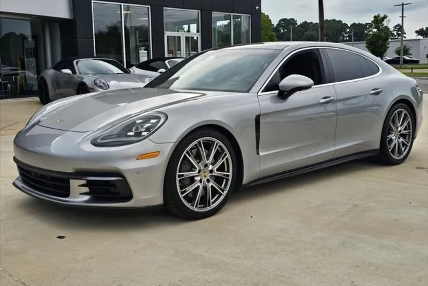 2020 Porsche Panamera 4S photo 1