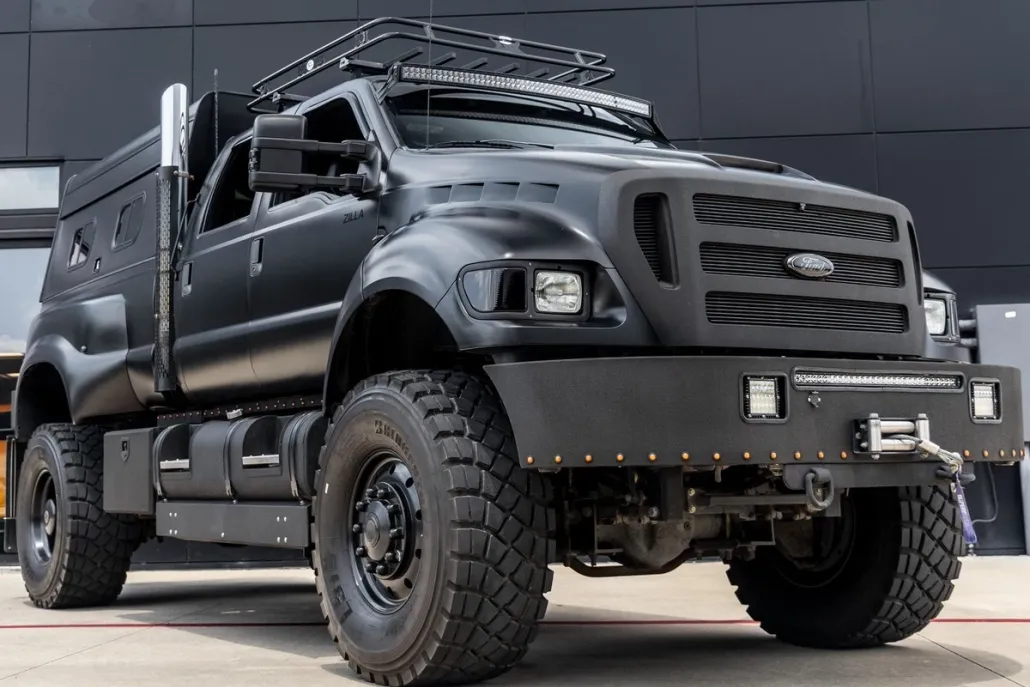 2015 Ford F-650 SuperCab Base photo 1
