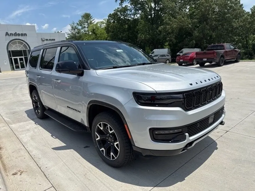 2025 Jeep Wagoneer Overland photo 1