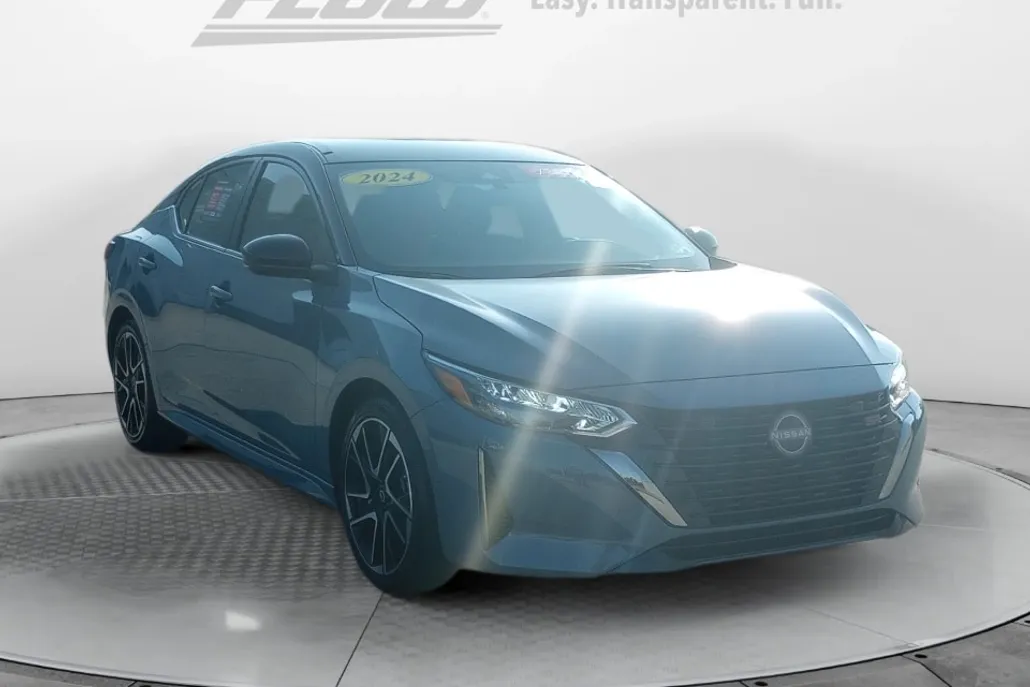 2024 Nissan Sentra SR photo 1
