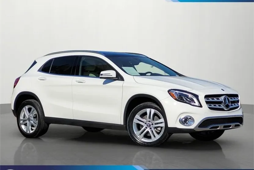 2020 Mercedes Benz GLA 250 4MATIC photo 1