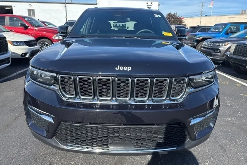 2024 Jeep Grand Cherokee Limited photo 1