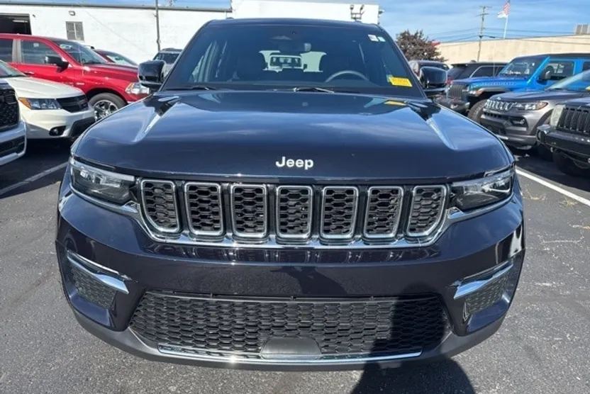 2024 Jeep Grand Cherokee Limited photo 1