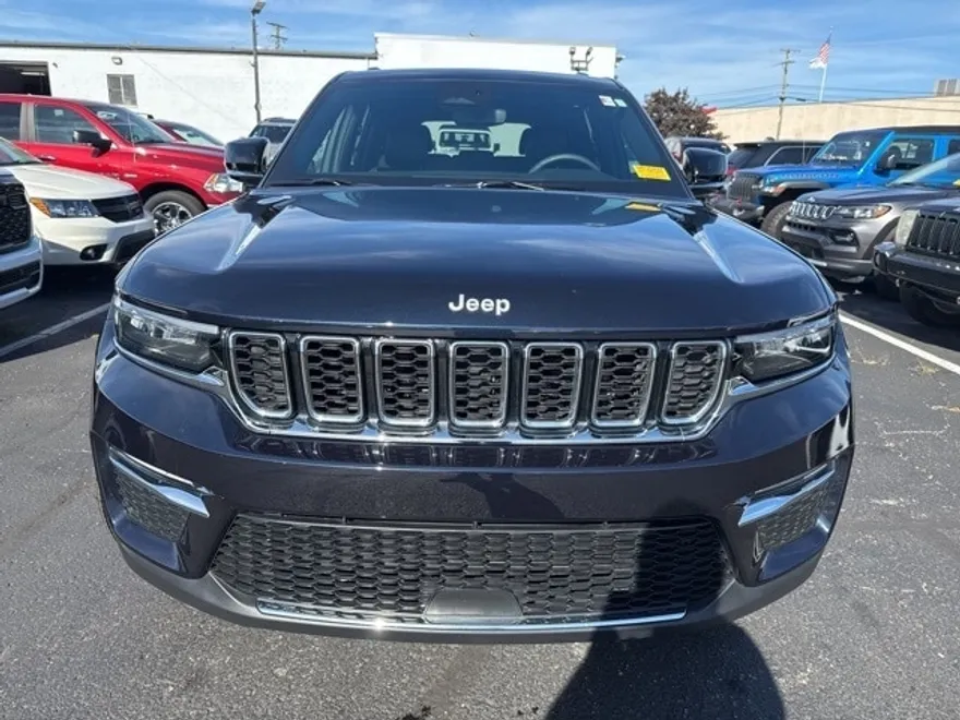 2024 Jeep Grand Cherokee Limited photo 1