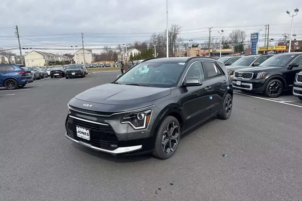 2025 Kia Niro EX Touring photo 1