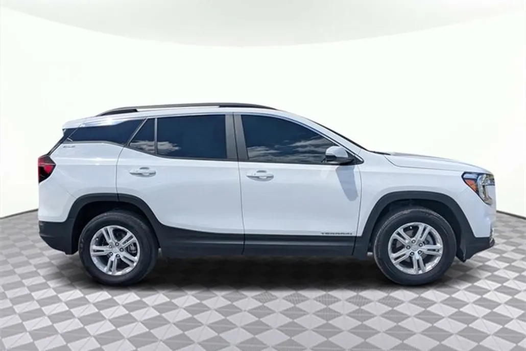 2023 Gmc Terrain SLE photo 1