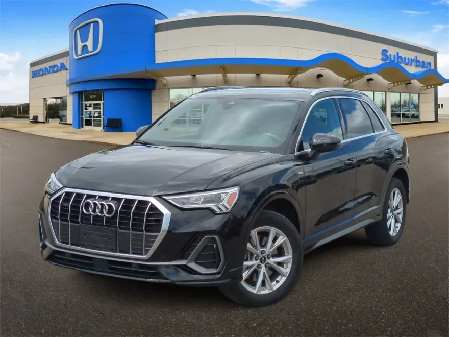 2023 Audi Q3 S line Premium photo 1