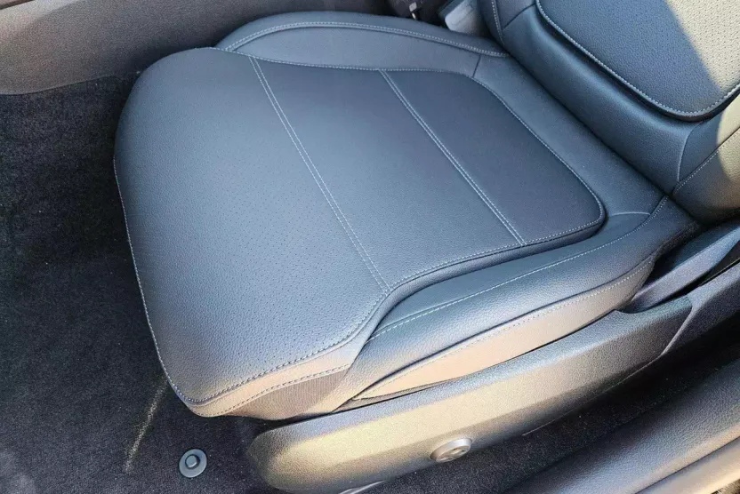 2025 Mercedes Benz C 300 Sedan photo 1