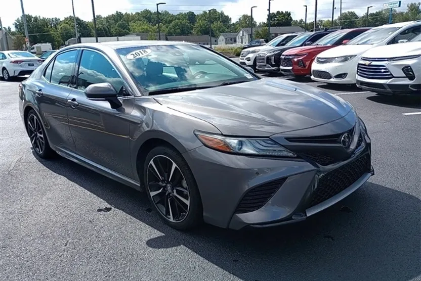 2018 Toyota Camry XSE photo 1