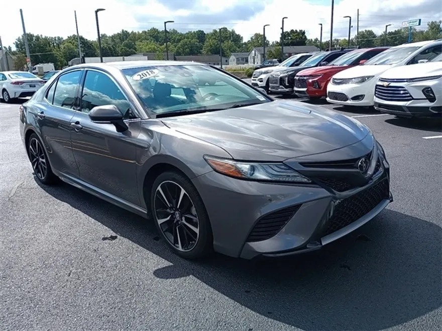 2018 Toyota Camry XSE photo 1