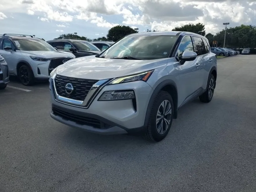 2021 Nissan Rogue SV photo 1