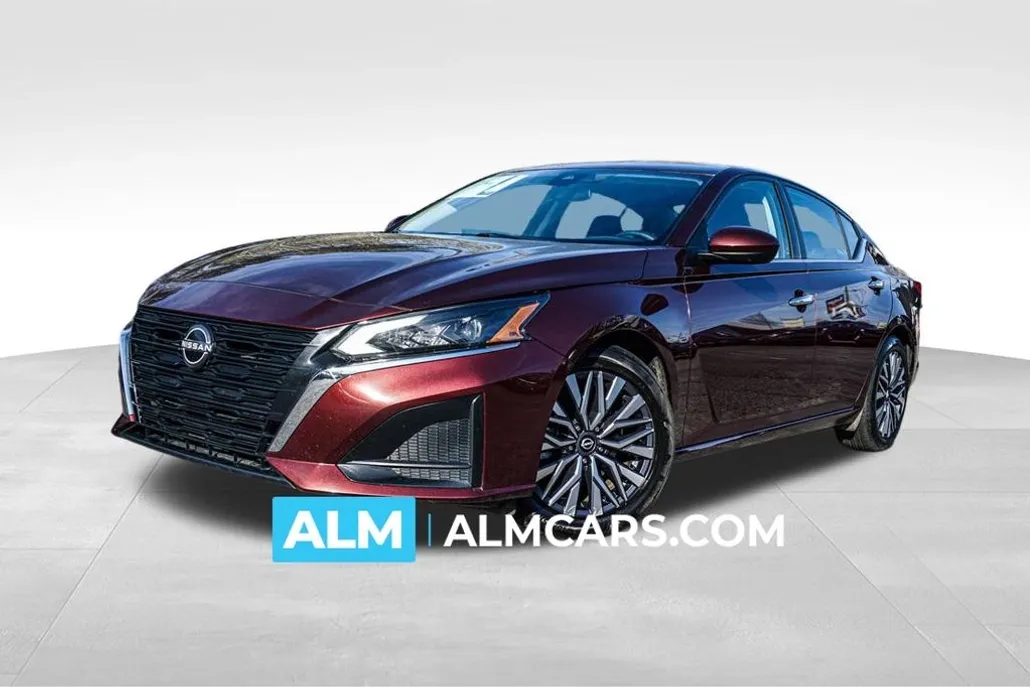 2023 Nissan Altima 2.5 SV photo 1