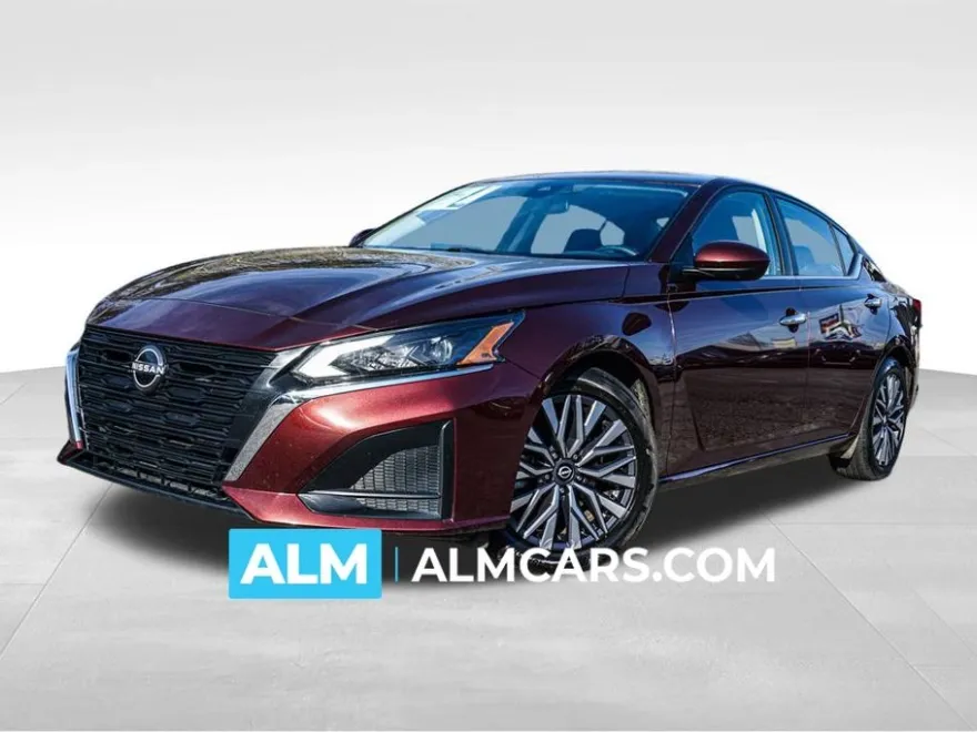 2023 Nissan Altima 2.5 SV photo 1