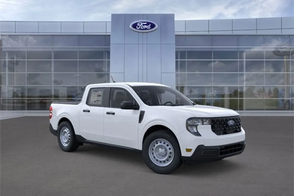 2025 Ford Maverick XL photo 1
