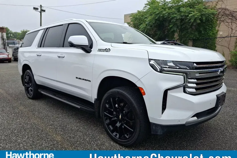 2022 Chevrolet Suburban High Country photo 1