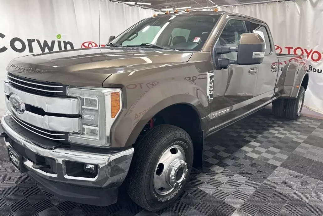 2017 Ford F-350 Lariat photo 1