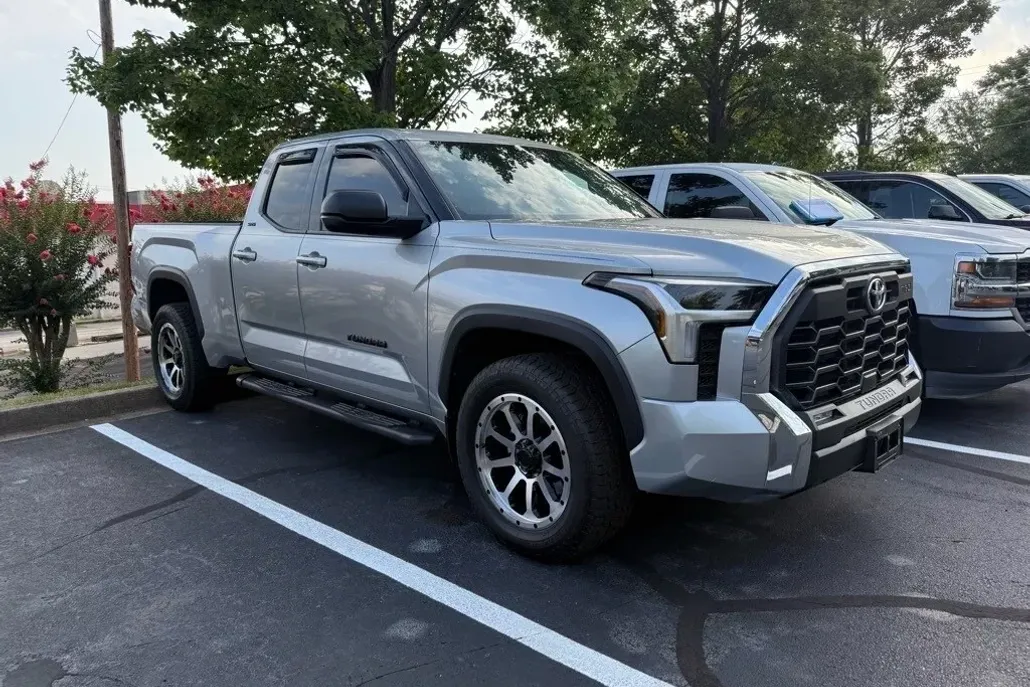 2022 Toyota Tundra SR5 photo 1