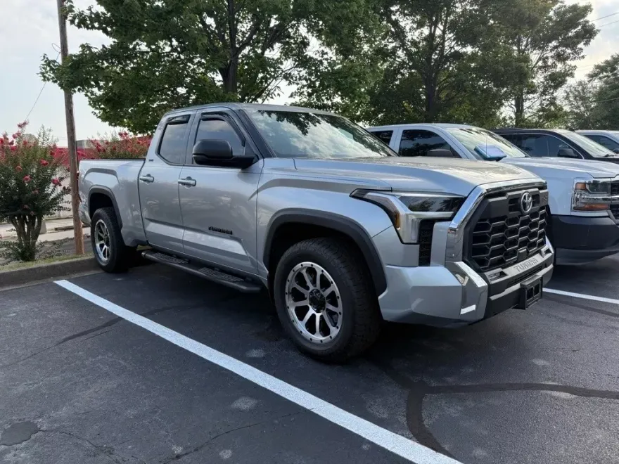 2022 Toyota Tundra SR5 photo 1