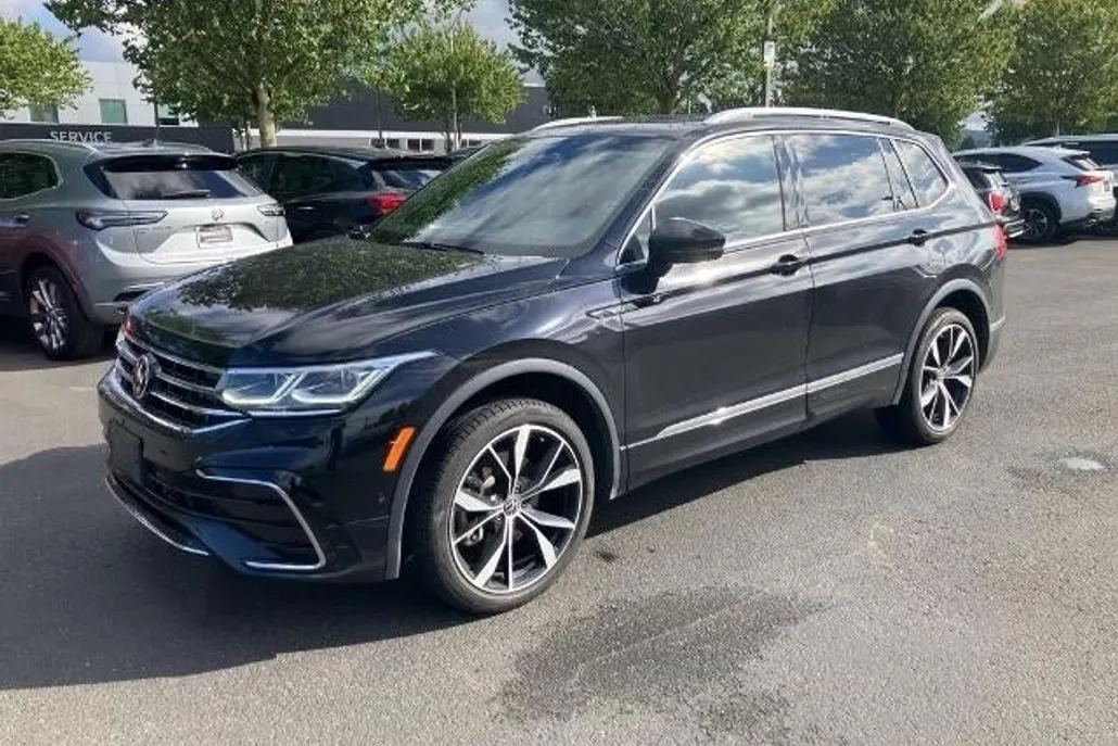 2022 Volkswagen Tiguan SEL R-Line photo 1